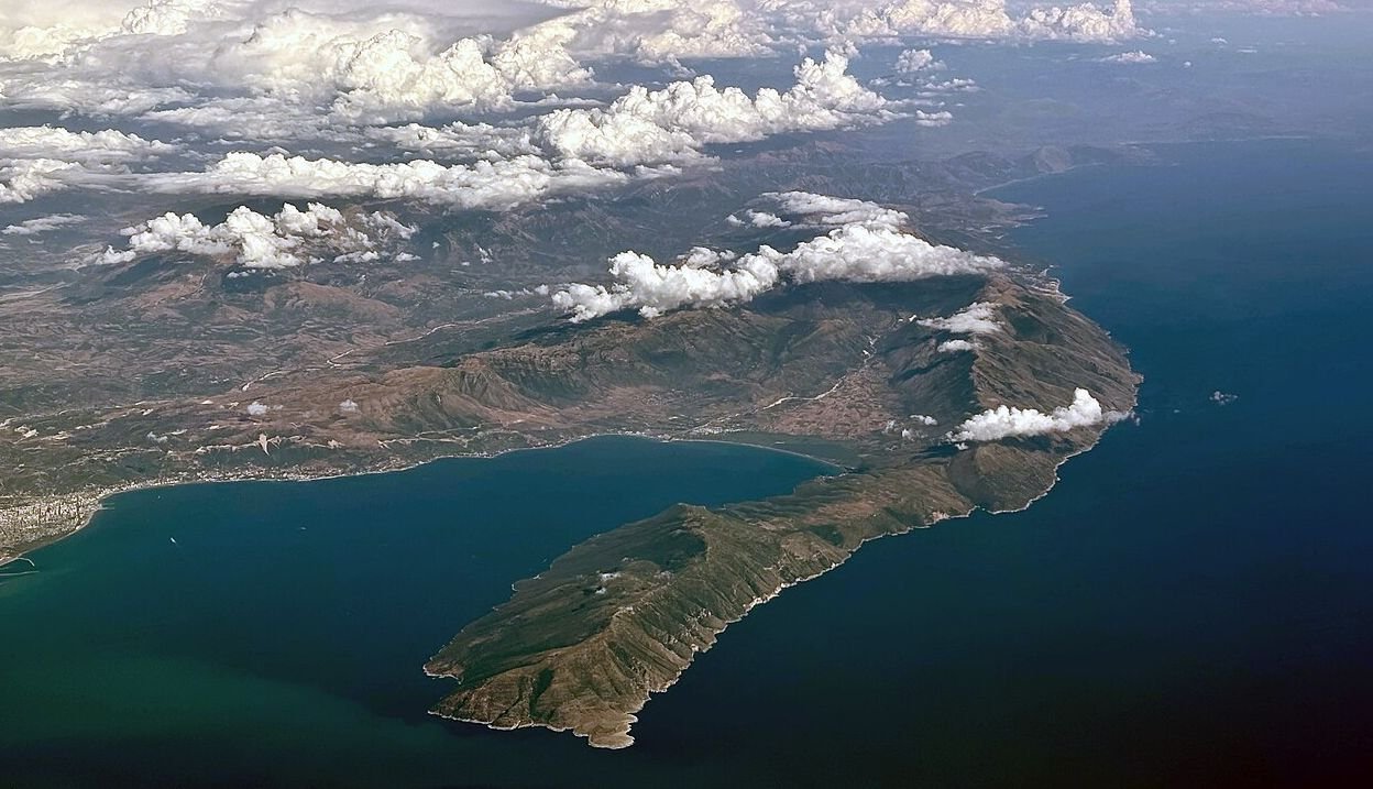 Gadishulli i Karaburunit është gadishulli më i madh në Shqipëri