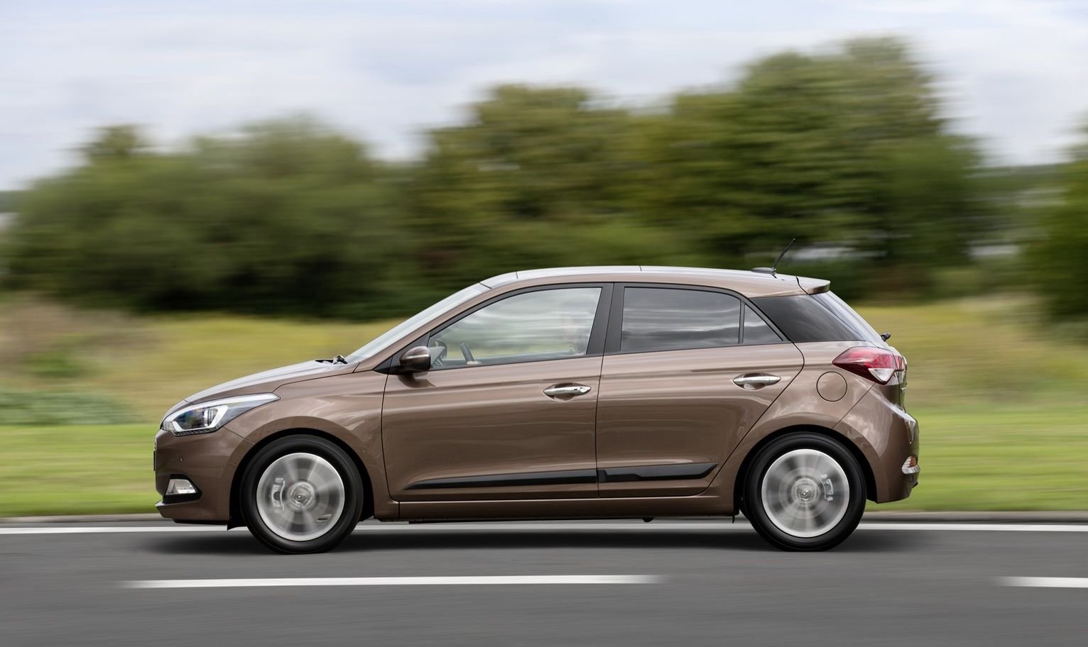 Makine me qera është padyshim mënyra më e mirë për të eksploruar Shqipërinë